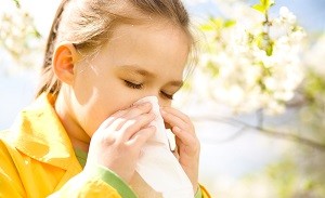 crianca-rinite-alergia-prevencao-otorrinos-curitiba