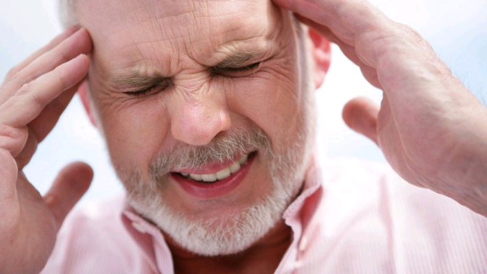 Saiba a diferença entre dor de cabeça e enxaqueca