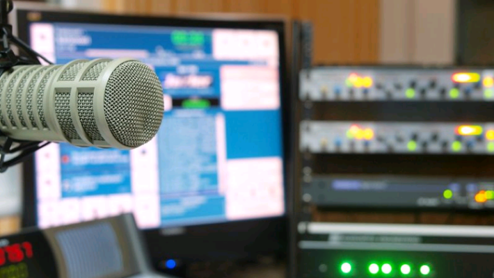 Entrevista Rádio Mais: fonoaudióloga fala sobre as principais causas da gagueira