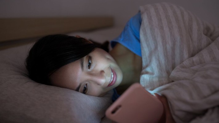Saiba os malefícios do uso de eletrônicos antes de dormir