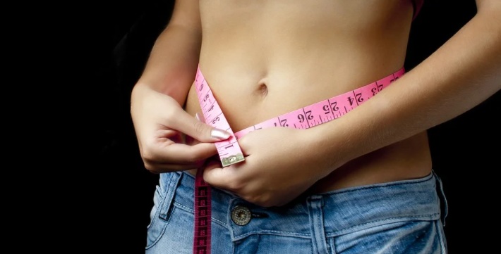 Dietas da moda ou reeducação alimentar? Saiba como perder peso de forma saudável