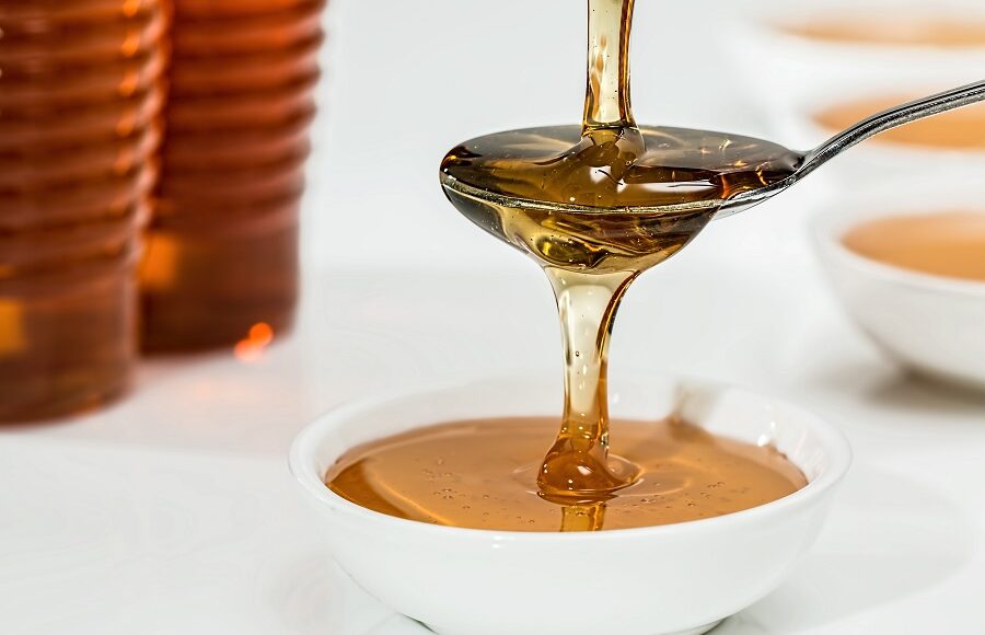 Tomar mel melhora a dor de garganta?