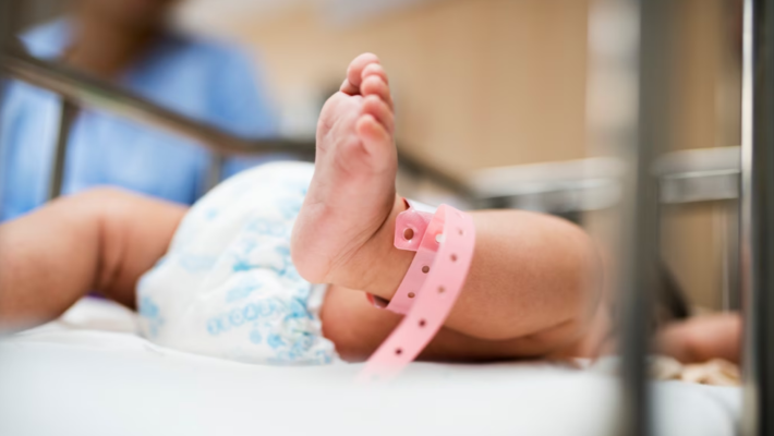 Bebês prematuros têm maior predisposição a problemas de audição e fala