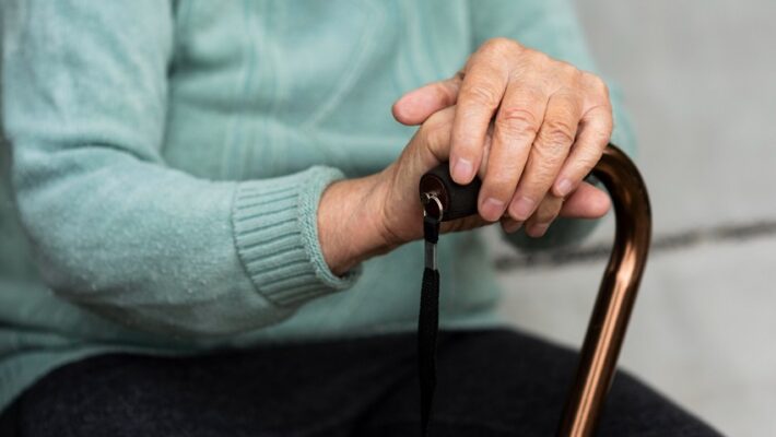 Saiba como evitar as quedas em idosos